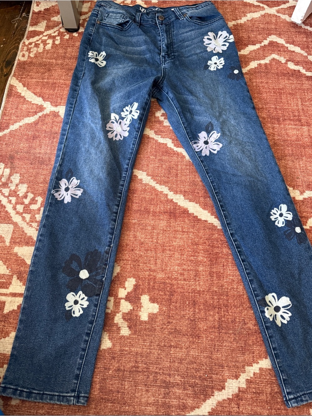 DG2 by Diane Gilman Blue Skinny Jeans with White & Light Pink Floral Accents
